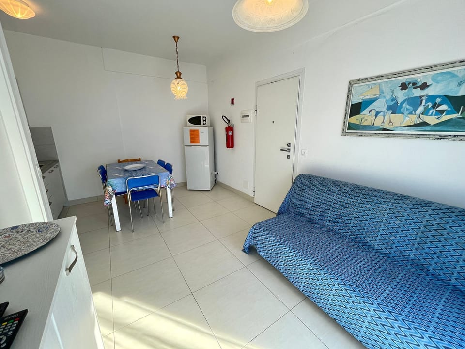 Apartment, 2 Bedrooms, Patio, Garden View | Living area | TV