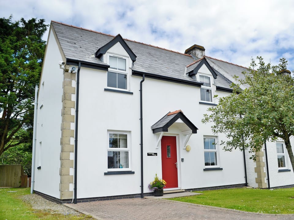 Exterior | Captain&rsquo;s Lodge - Celtic Haven Resort, Lydstep, near Tenby