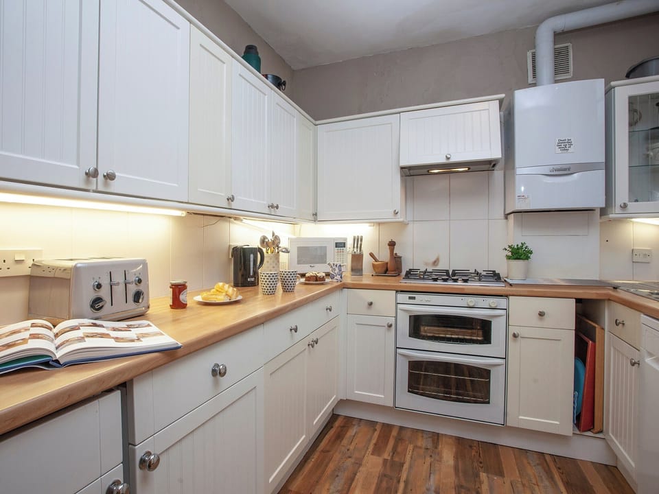 Kitchen | Courtenay Street 24, Salcombe