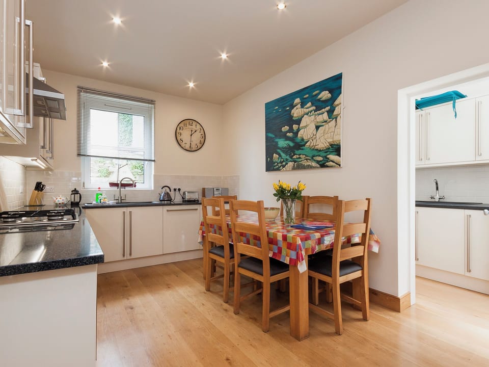 Very well-equipped fitted kitchen | Oystercatcher, Dartmouth