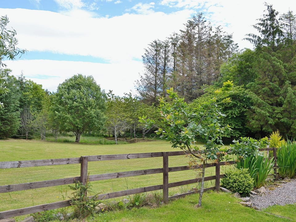 The well tended garden and grounds | Woodside Cottage, Nether Bellandy, Glenrinnes, near Keith