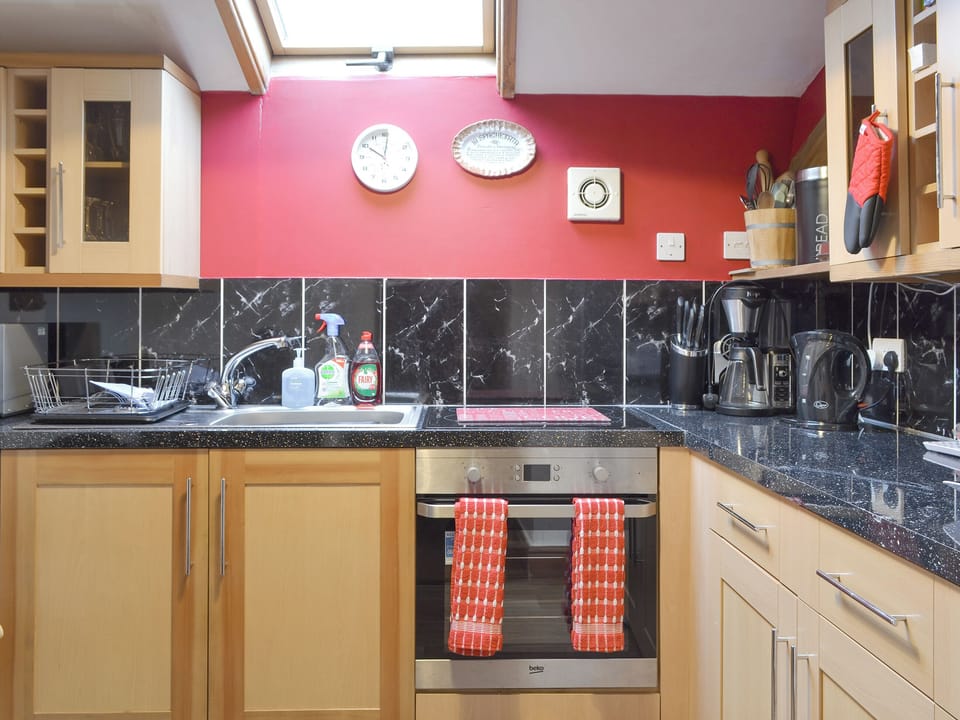 Fully appointed fitted kitchen | Silk Hill Stables, Whaley Bridge near Buxton