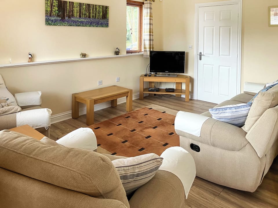 Living area | Woodpecker Cabin, Bridlington Links, Sewerby, Bridlington