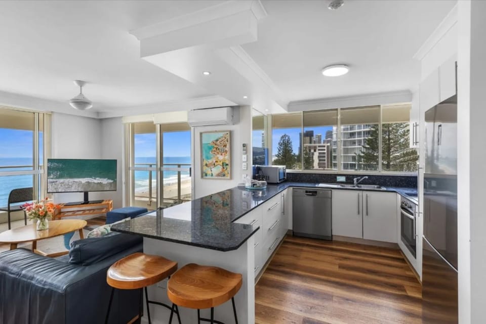 Viscount on the Beach Apartment in Surfers Paradise