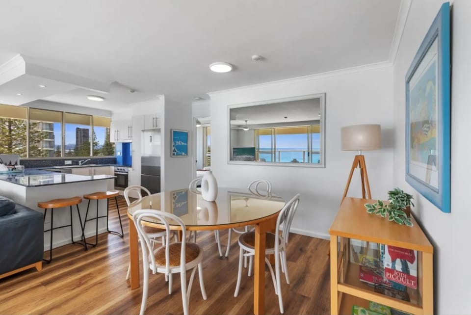 Viscount on the Beach Apartment in Surfers Paradise