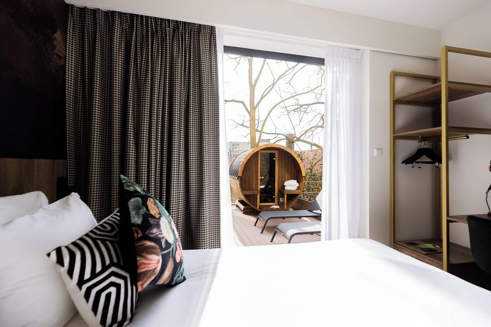 Standard Room, 1 Double Bed, Non Smoking, Sauna (Heritage Sauna Room) | Minibar, in-room safe, desk, blackout drapes