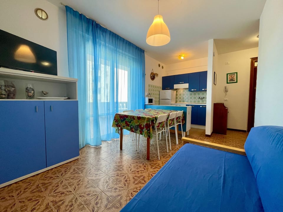 Apartment, 2 Bedrooms, Balcony | Room amenity