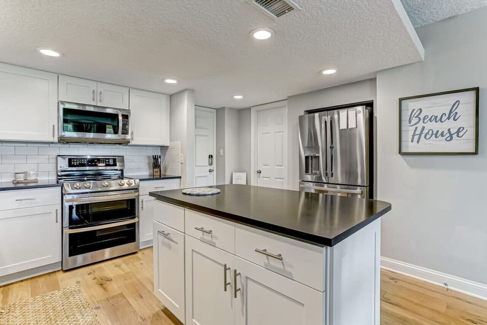 Fully renovated kitchen with all the cooking supplies you could need