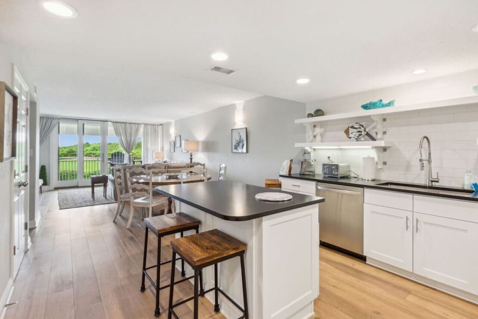 Fully renovated kitchen with all the cooking supplies you could need