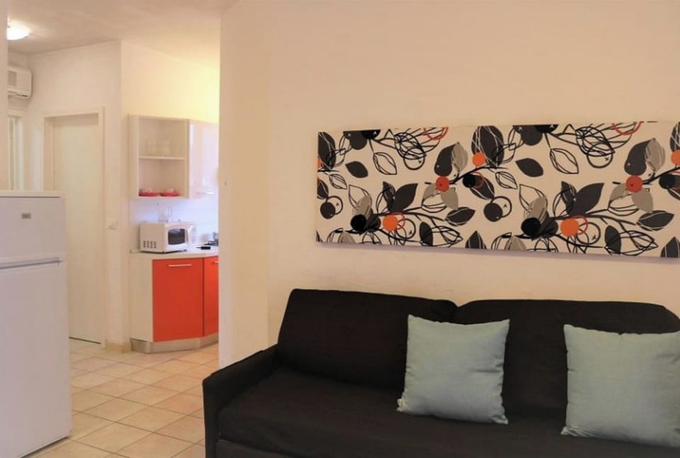 Apartment, 2 Bedrooms, Balcony | Interior
