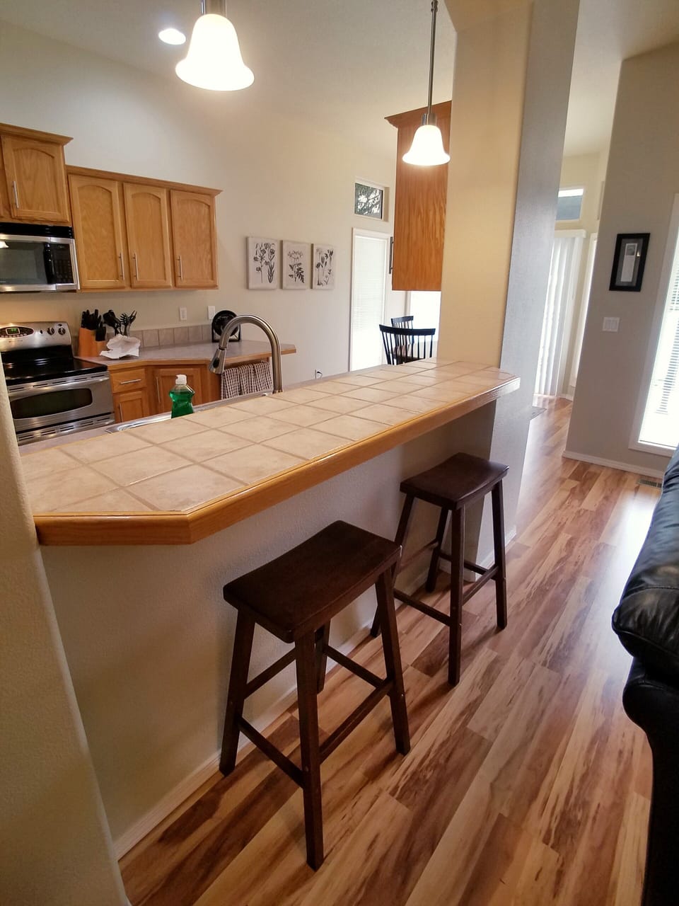 Kitchen Eating Bar