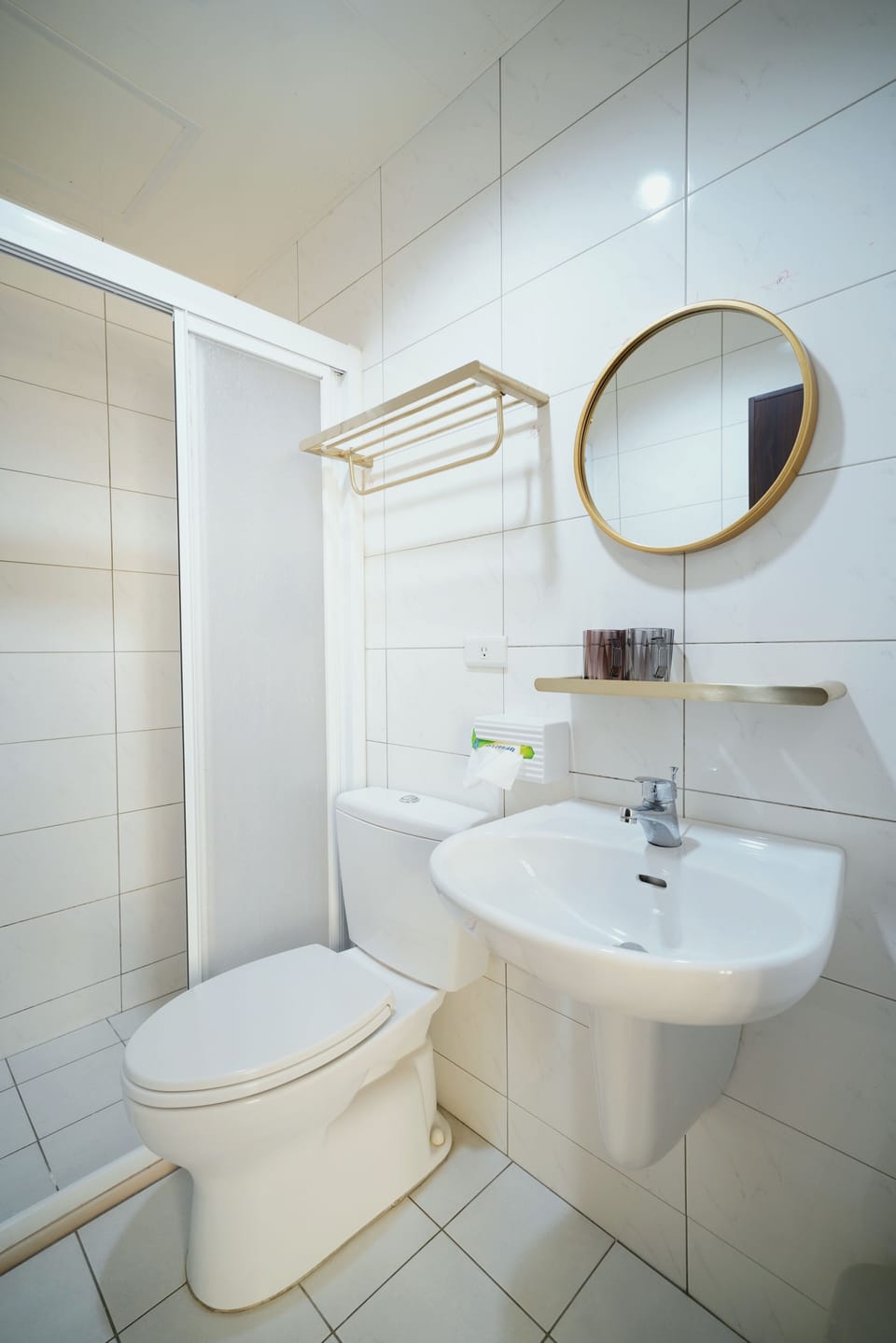 Standard Double Room | Bathroom | Shower, hair dryer, slippers, shampoo