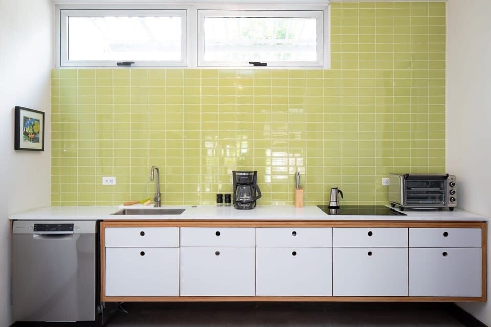 Modern &amp; eclectic kitchen 