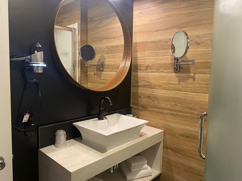 Room, 1 Queen Bed | Bathroom | Eco-friendly toiletries, hair dryer, towels