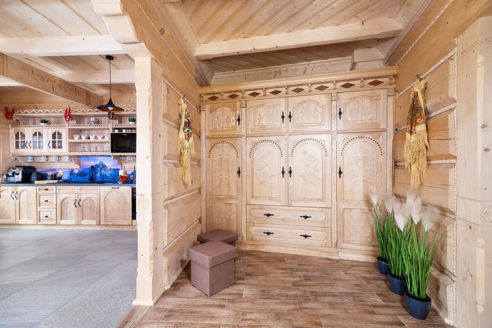 Spacious wardrobe with plenty of storage space. 