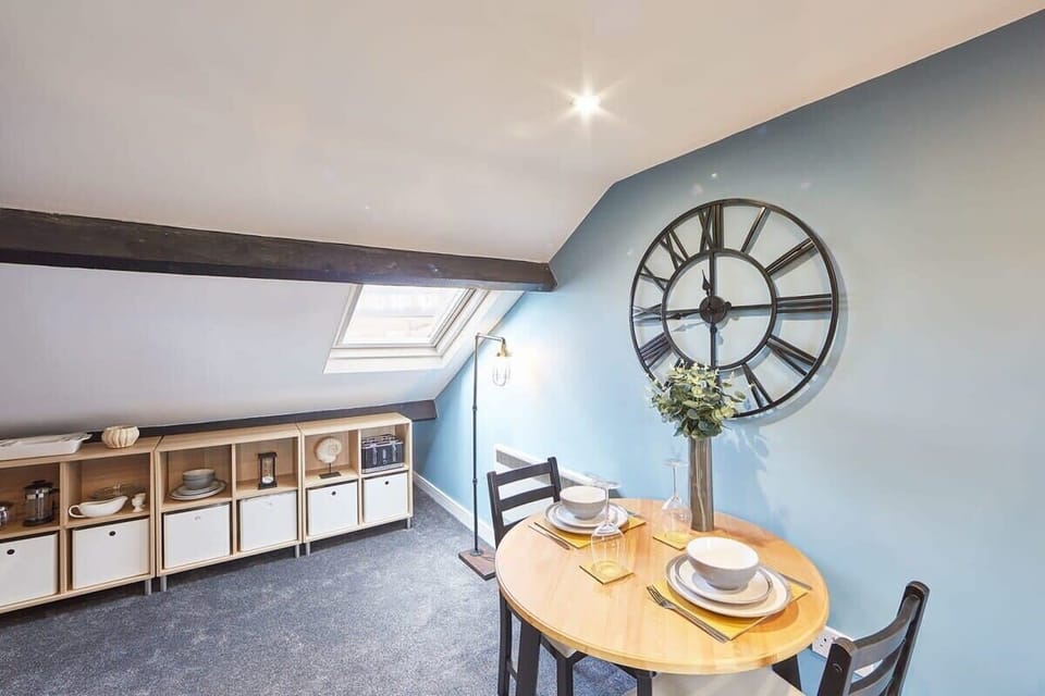 The Loft, Whitby - Host & Stay