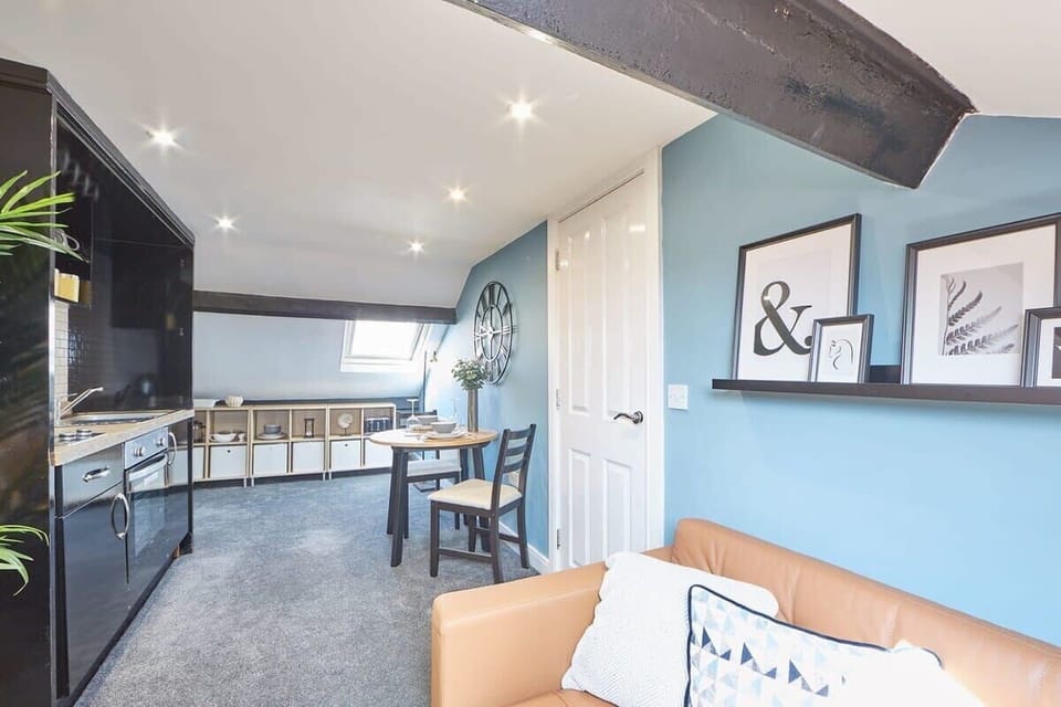 The Loft, Whitby - Host & Stay