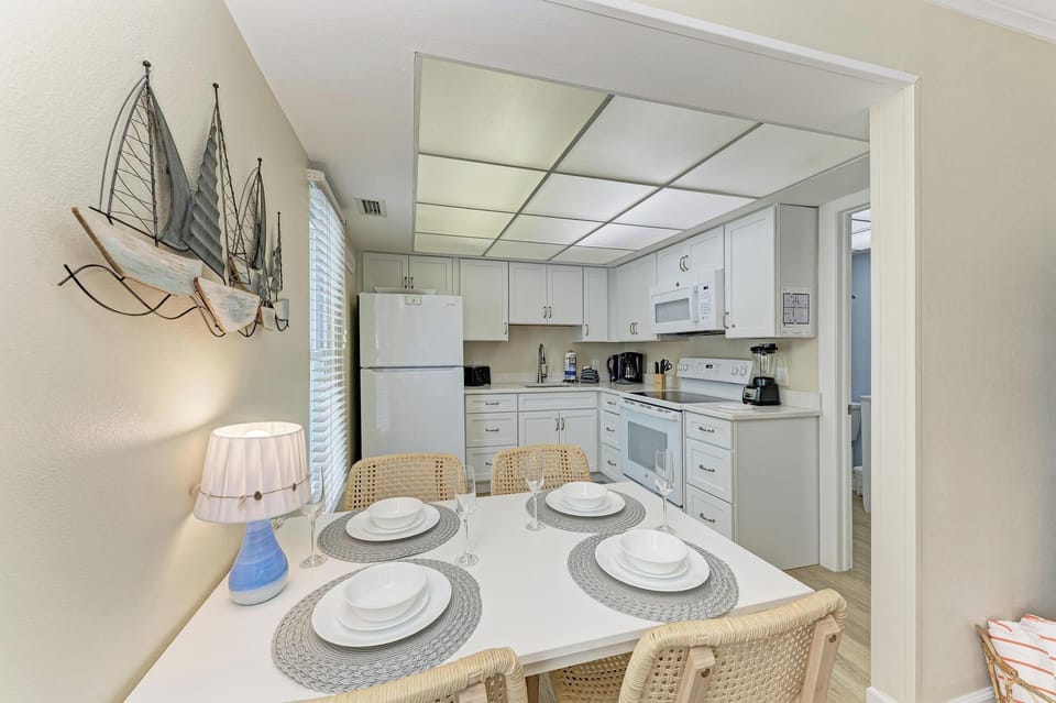 Sea Pirate 2 Dining Area (2)