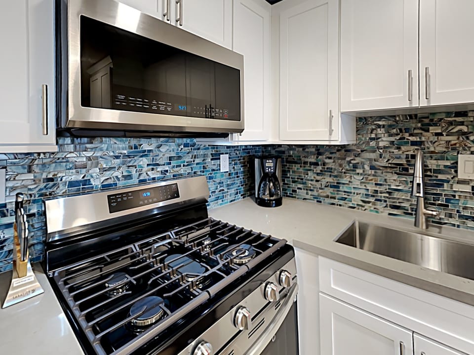 Kitchen - Fully equipped for all your cooking needs