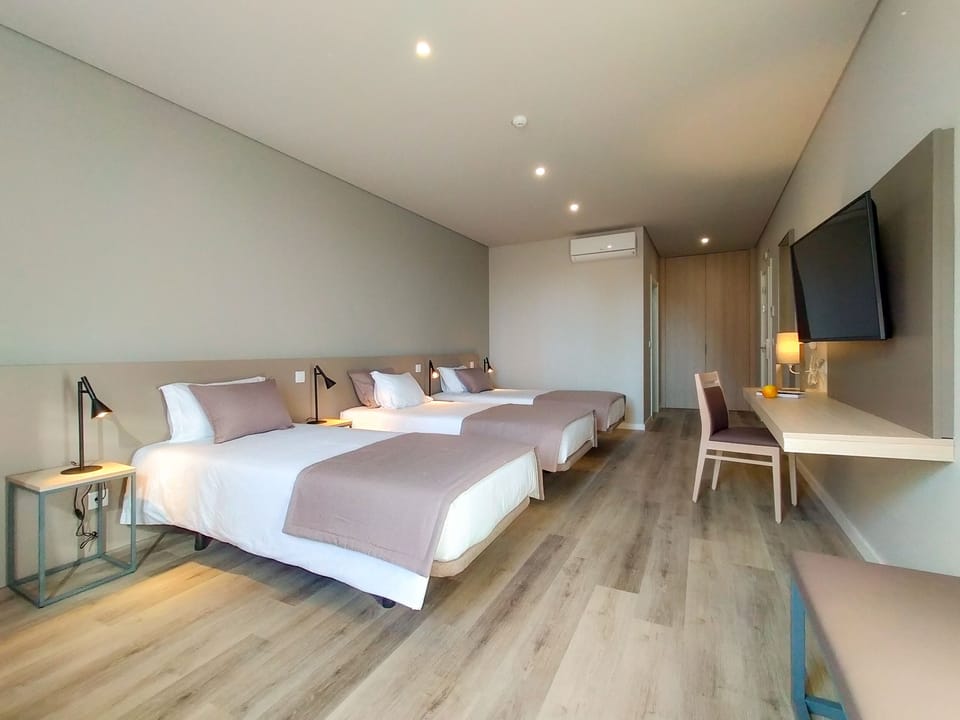 Standard Triple Room | In-room safe, desk, soundproofing, free WiFi