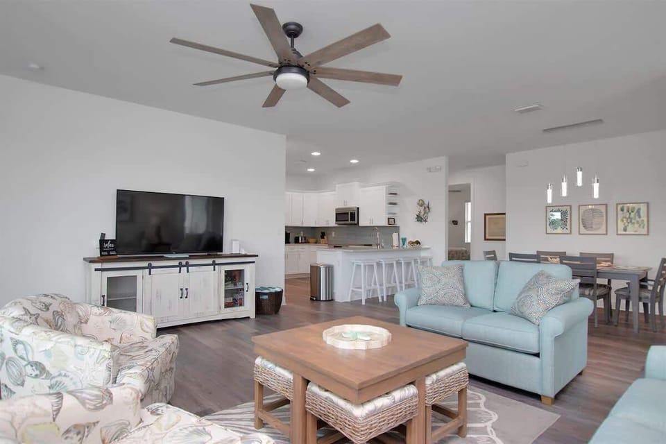 Upstairs living room area