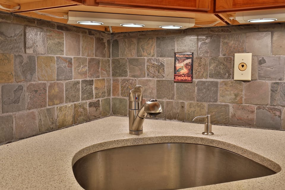 Granite backsplash in the kitchen