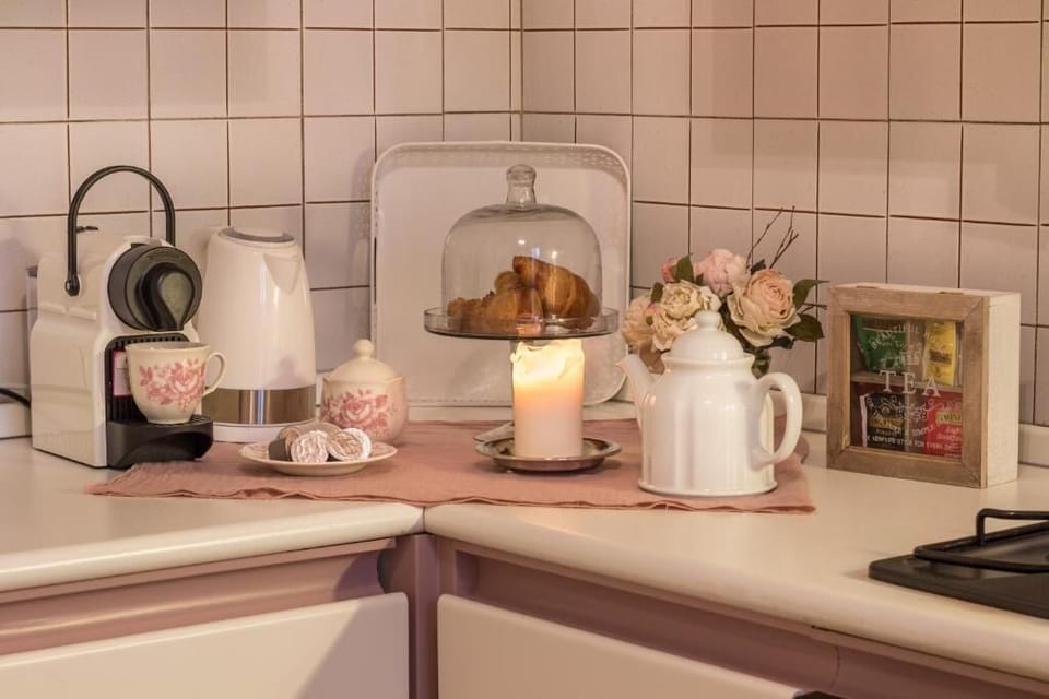 Exclusive Apartment | Private kitchen | Full-size fridge, microwave, oven, stovetop