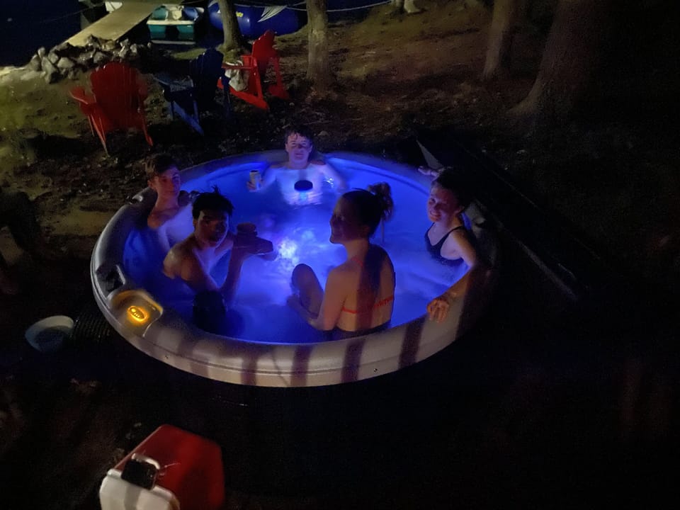 Outdoor spa tub
