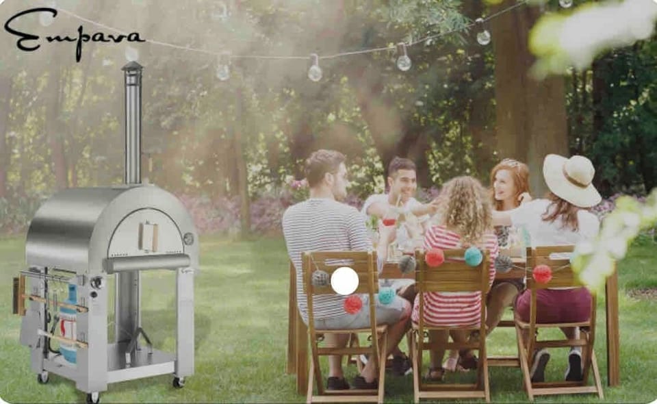 Woodfire or propane pizza oven! 
Enjoy making homemade pizzas with your family!  (Wood not provided)
