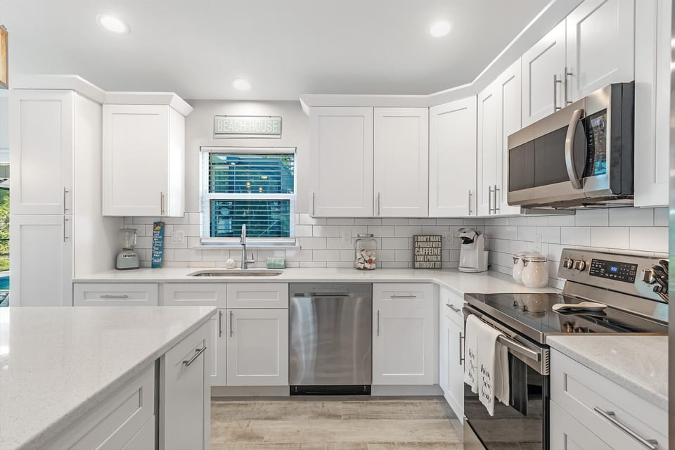updated kitchen vacation rental, Cape Coral