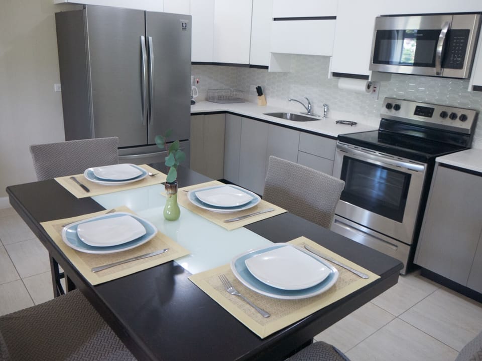 Dining/kitchen 
