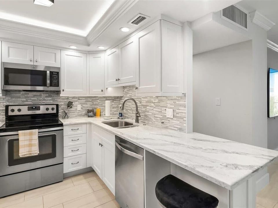 Open-Airy Kitchen