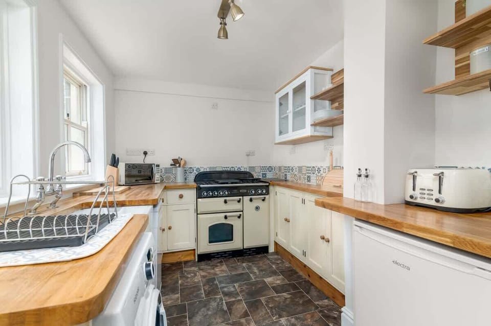 Railman's Rest, Whitby - Host & Stay