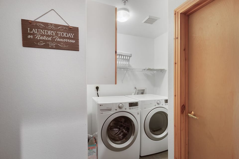 Full Washer/Dryer