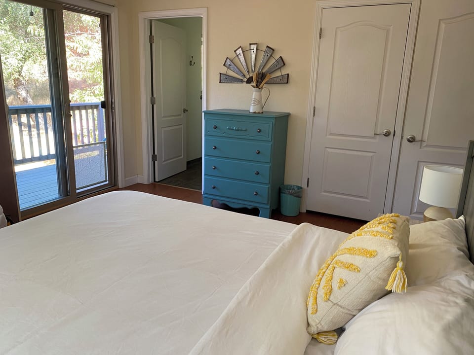 Master bedroom - Queen bed