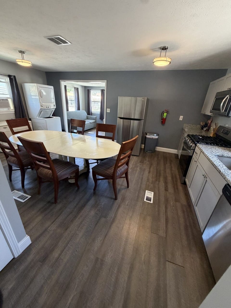 Kitchen W/Dining