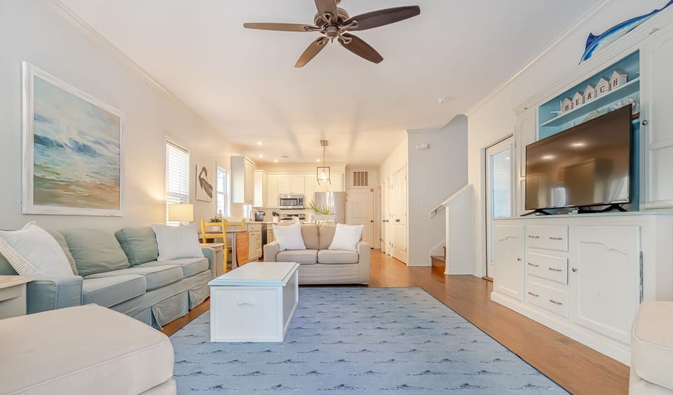 Light and airy decor with quaint Seaside touches.