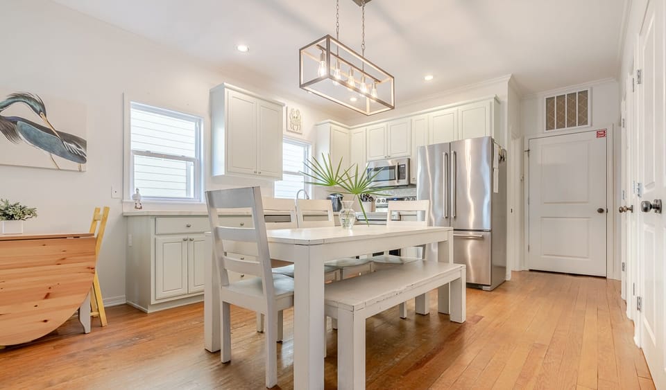 Kitchen and dining area.
