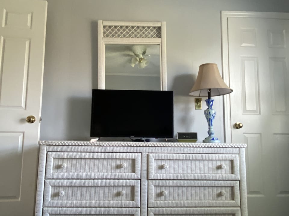 Primary Bedroom 2: 42 inch smart tv, private bath
