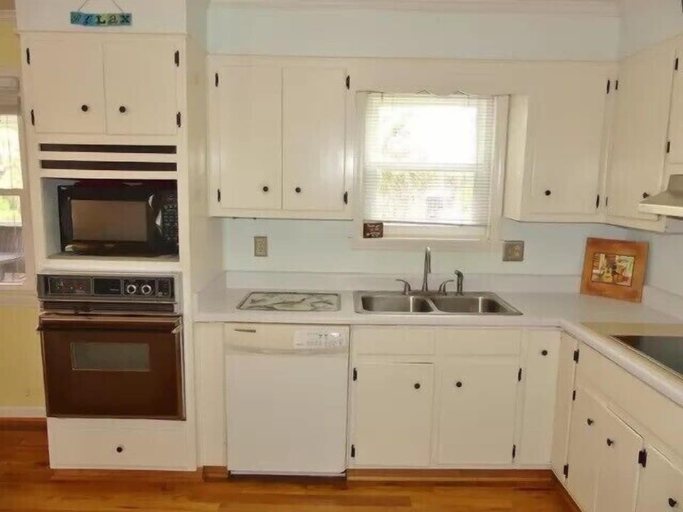 Clean kitchen. Cook’s view is stunning lagoon! 