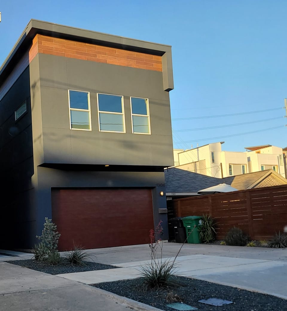 Beautifully designed 2 Story Single Family home with privacy. 