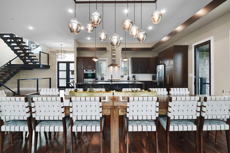 The Summit 85 has all the modern luxury appointments and amenities