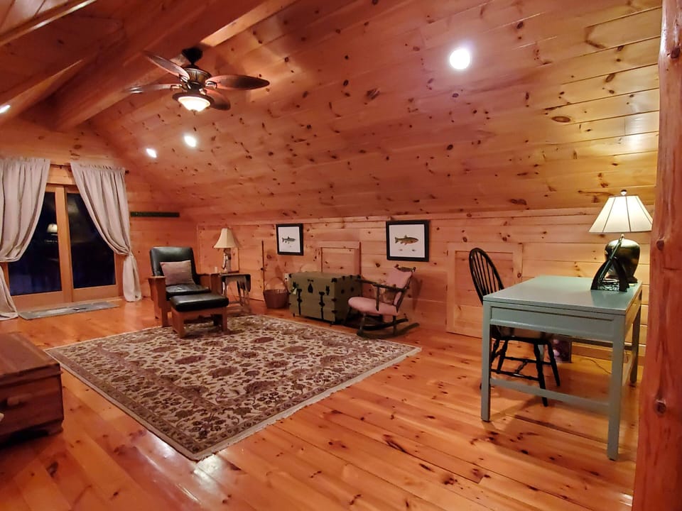 Loft Sitting & Desk