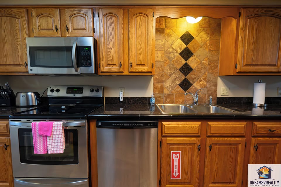 Microwave, Stove and Dishwasher