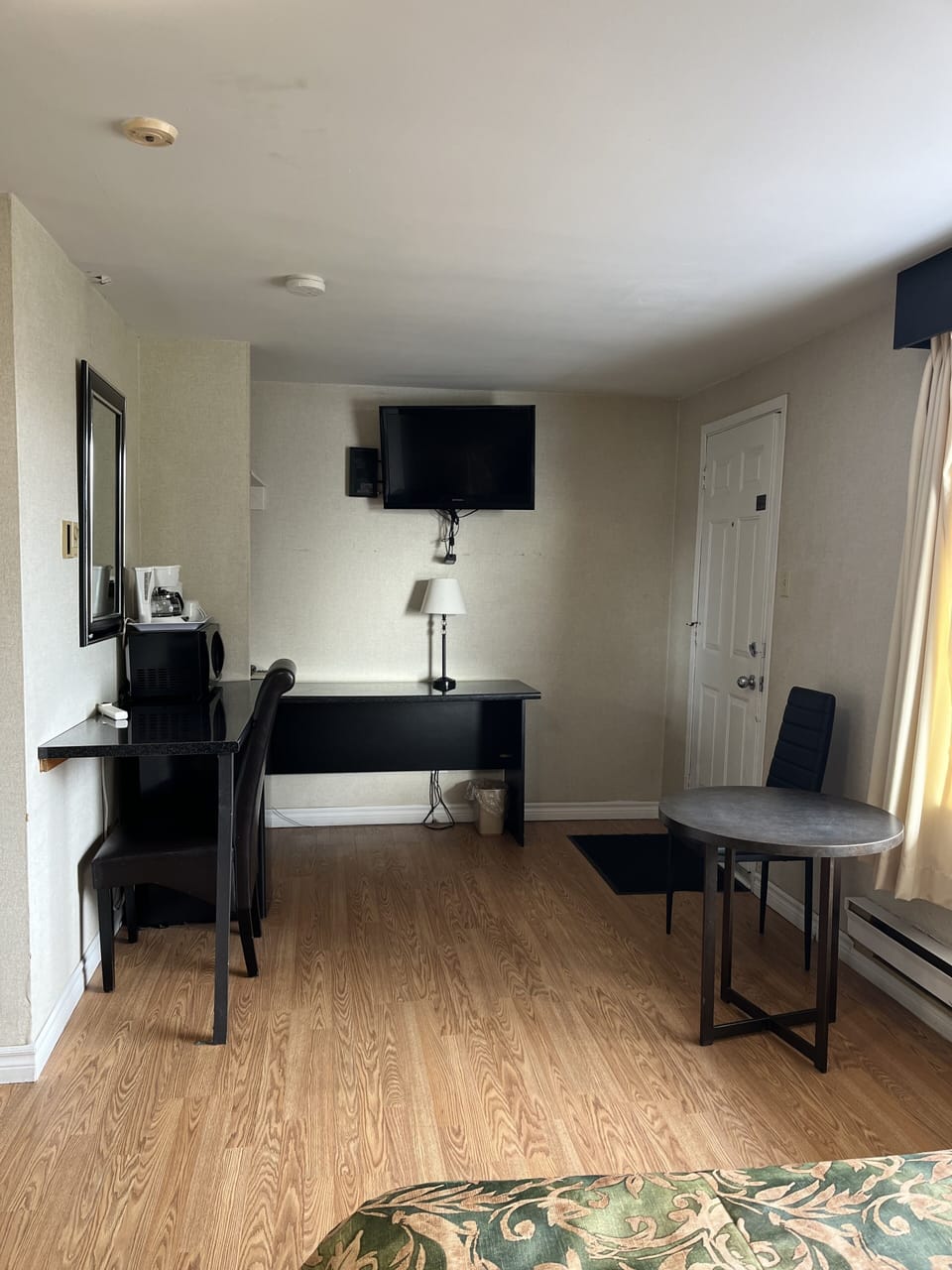 Desk, free WiFi, bed sheets