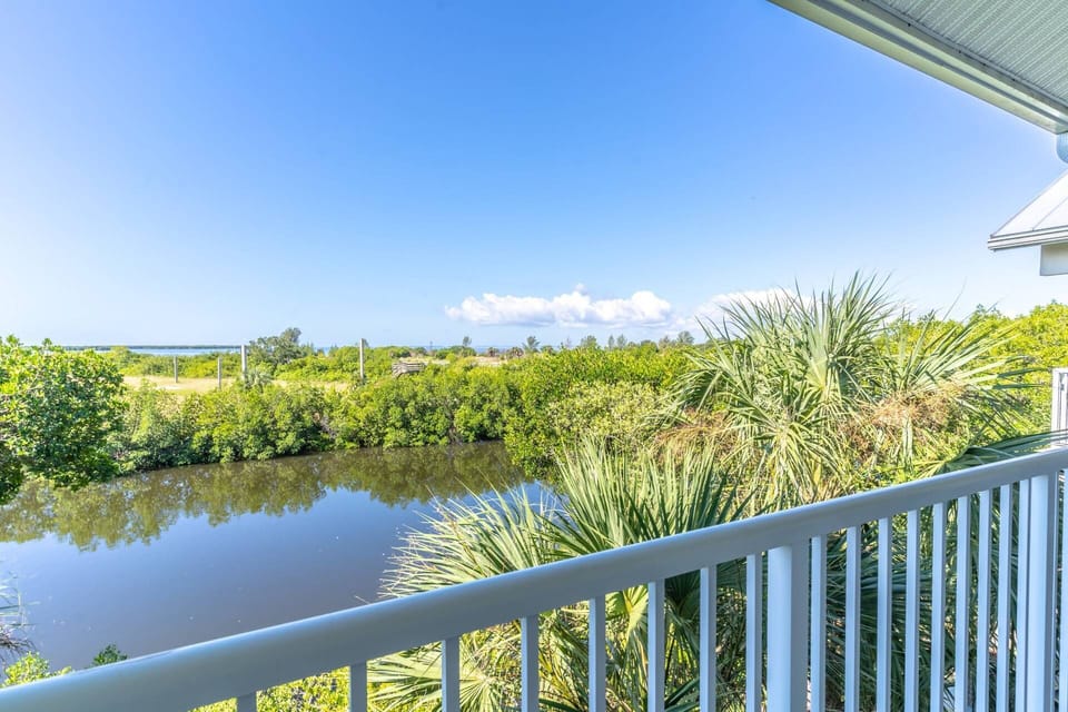 Canal View - Watch for Manatees and Dolphins During Season
