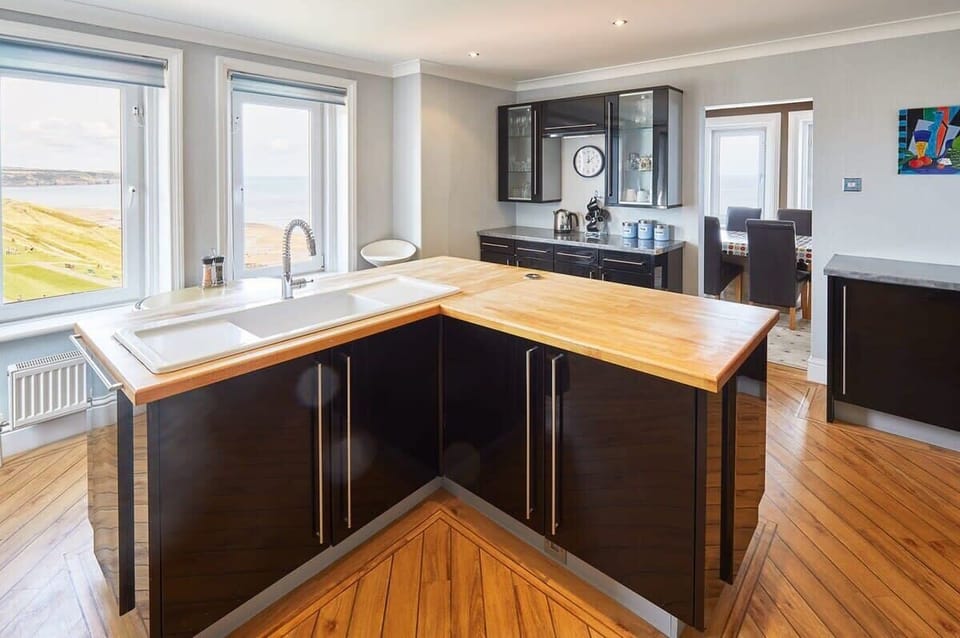 Sea View @ 44, Whitby - Host & Stay