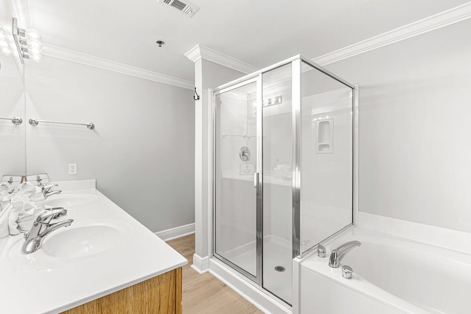 Ariel Dunes I 304 Master Bathroom