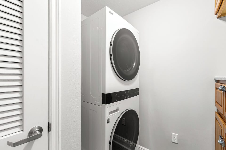 Ariel Dunes I 304 Laundry