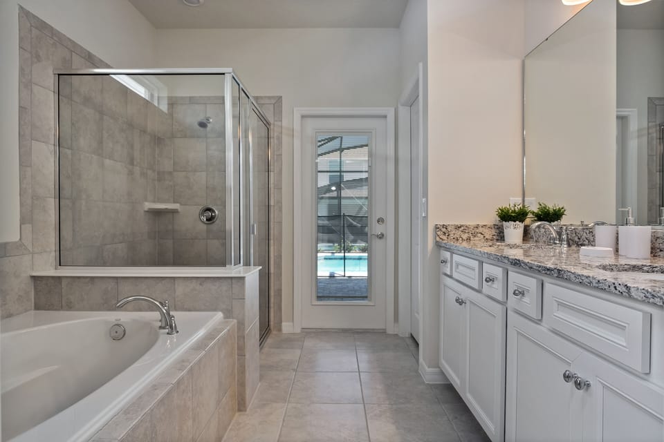 Amazing master bathroom with walk-in shower and jacuzzi tub